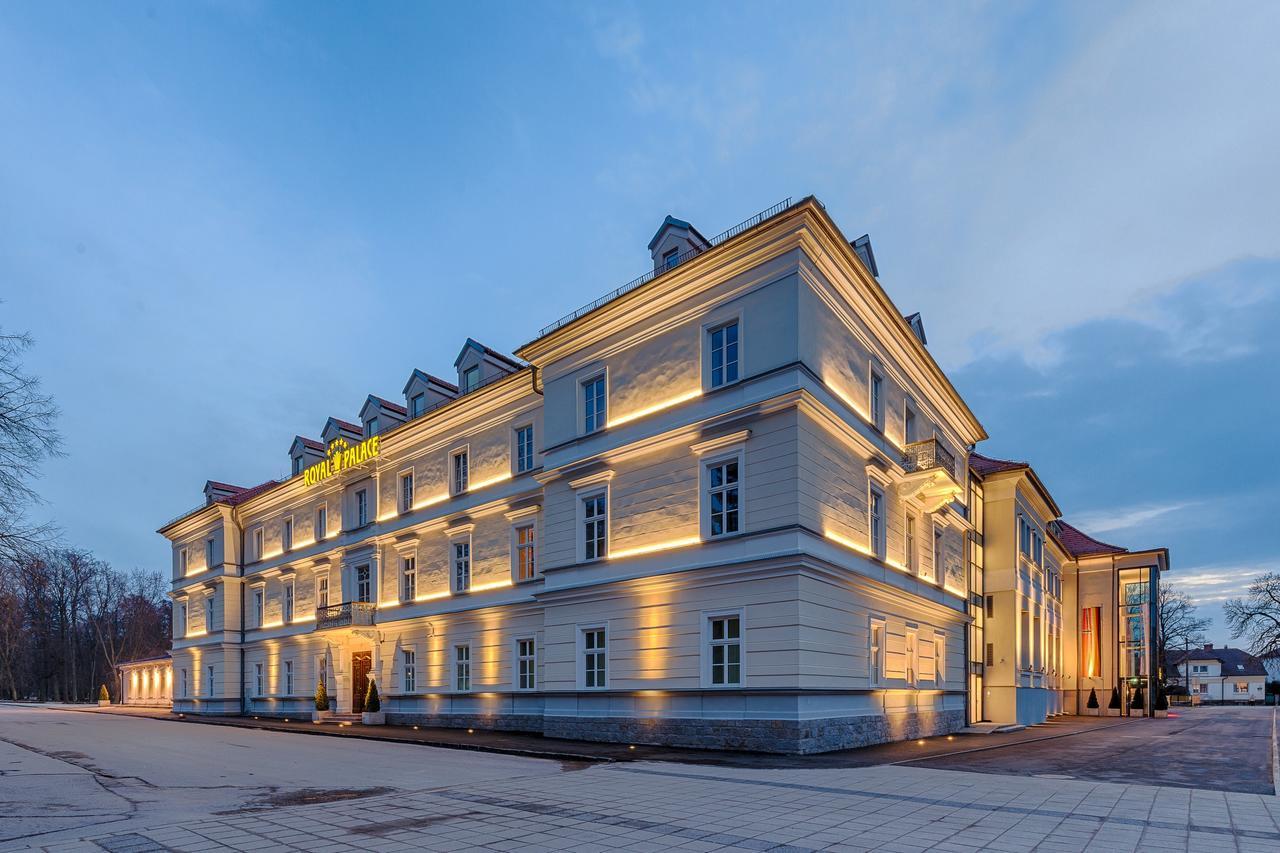 Royal Palace Turčianske Teplice Extérieur photo