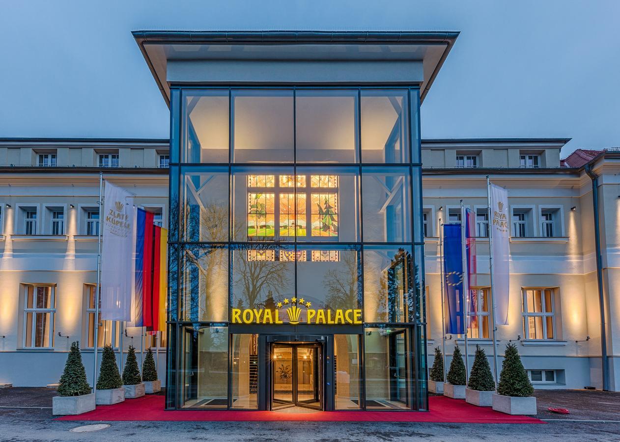 Hotel Royal Palace à Turčianske Teplice Extérieur photo